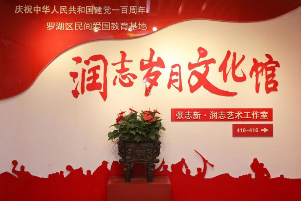 1997年张雨生离世,葬礼上哭到昏厥的女孩,现成了家喻户晓的明星